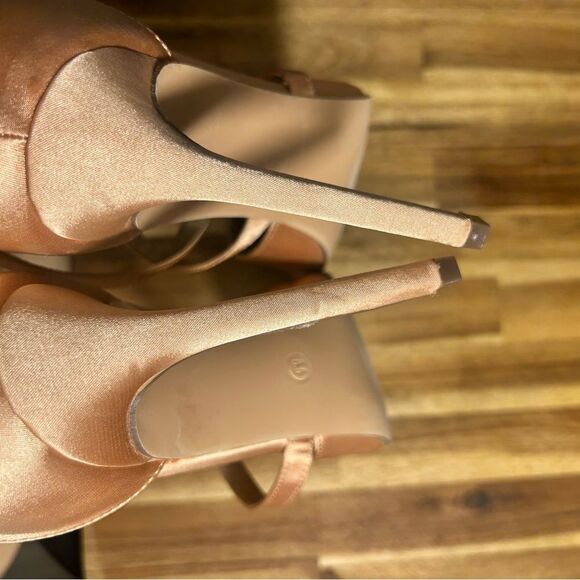 Lulus Freyana Rose Gold Satin Pointed-Toe Pumps Size 6.5 - Picture 7 of 16